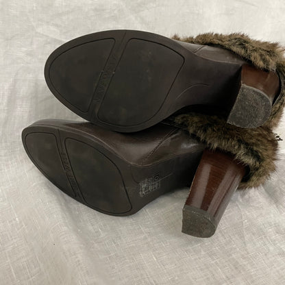 vintage nine west dark brown fur boots with buckle detail