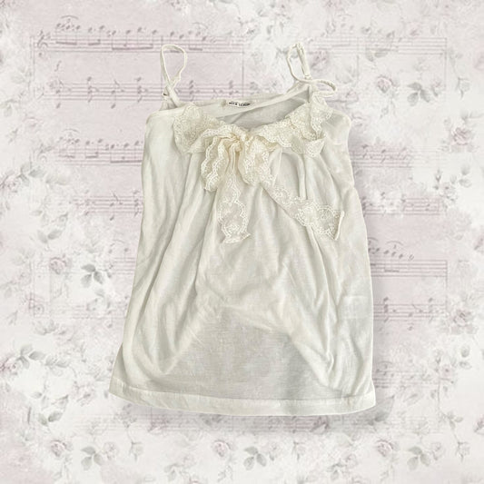 nice claup white coquette lacey ribbon bow bust camisole