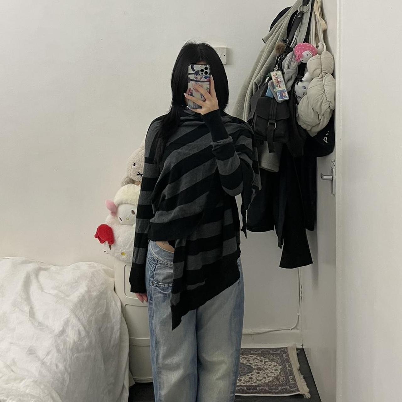 hysteric glamour grey x black striped long sleeve shawl